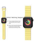 Business Horizontal Stripes Adjustable Silicone Watch Band Strap for Apple Watch Series 10 46mm / Ultra 2 Ultra 49mm / 9 8 7 45mm / SE (2023) SE (2022) SE 6 5 4 44mm / 3 2 1 42mm - Yellow