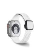 For Apple Watch 10 46mm / Ultra 2 / Ultra 49mm / 9 8 7 45mm / SE (2023) SE (2022) SE 6 5 4 44mm / 3 2 1 42mm Silicone Wrist Strap - White