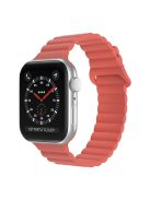 For Apple Watch Series 10 42mm / 9 8 7 41mm / 6 5 4 SE SE (2022) SE (2023) 40mm / 3 2 1 38mm Magnetic Adsorption Replacement Strap Silicone Watch Band with Tail Buckle - Red