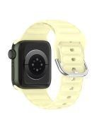 For Apple Watch Series 10 42mm / 9 8 7 41mm / 6 5 4 SE SE (2022) SE (2023) 40mm / 3 2 1 38mm Wave Grain Silicone Watch Strap Wrist Band with Square Buckle - Yellow