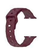 For Apple Watch Series 10 46mm / Ultra 2 Ultra 49mm /  Series 9 8 7 45mm / 6 5 4 SE (2023) SE (2022) SE 44mm / 3 2 1 42mm Football Pattern Watch Band Silicone Watch Strap - Wine Red