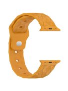 For Apple Watch Series 10 46mm / Ultra 2 Ultra 49mm /  Series 9 8 7 45mm / 6 5 4 SE (2023) SE (2022) SE 44mm / 3 2 1 42mm Football Pattern Watch Band Silicone Watch Strap - Yellow