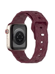   For Apple Watch Series 10 46mm / Ultra 2 Ultra 49mm /  Series 9 8 7 45mm / 6 5 4 SE (2023) SE (2022) SE 44mm / 3 2 1 42mm Silicone Band Football Pattern Watch Strap - Wine Red