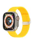 For Apple Watch Series 10 46mm / Ultra 2 Ultra 49mm /  Series 9 8 7 45mm / 6 5 4 SE (2023) SE (2022) SE 44mm / 3 2 1 42mm Silicone Watch Strap Clip Buckle Watch Band - Yellow